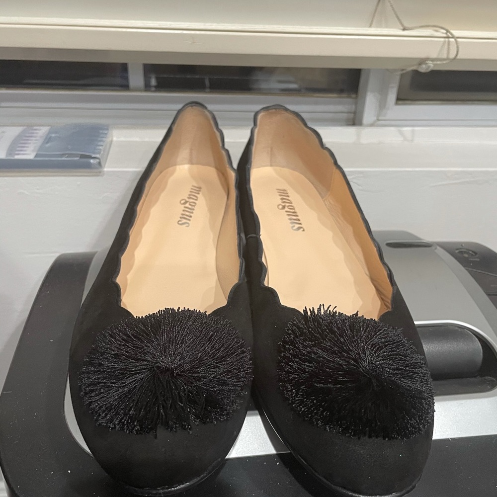 Pom Pom flats